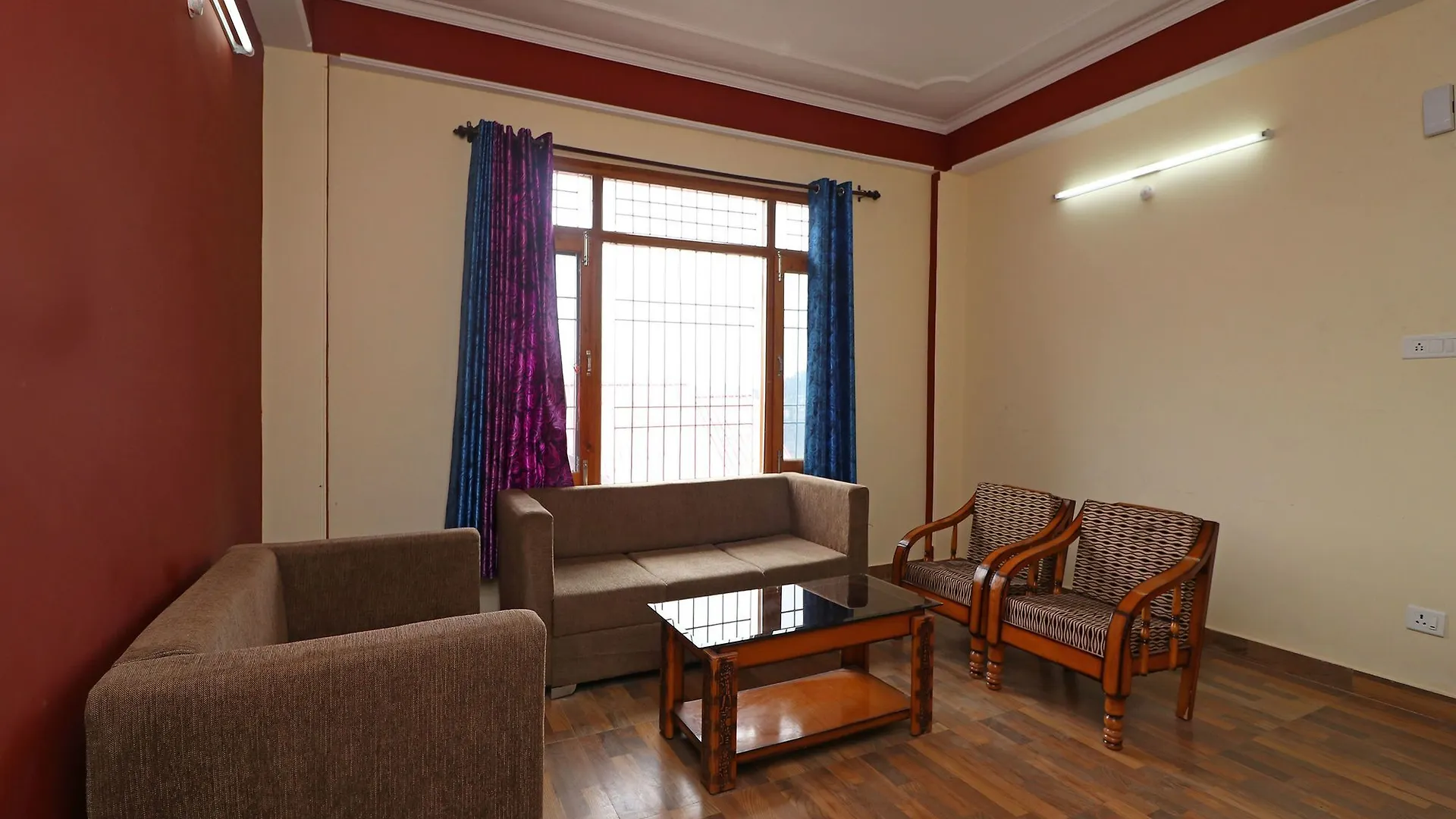 Appartement Oyo 13421 Home Cozy Hill View 2Bhk Chota Shimla India