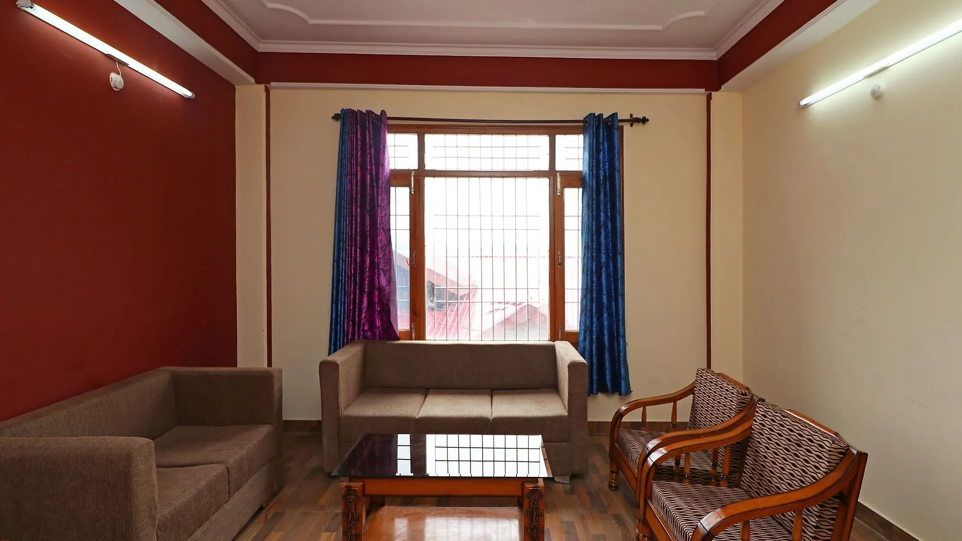 Oyo 13421 Home Cozy Hill View 2Bhk Chota Shimla 0*,  India